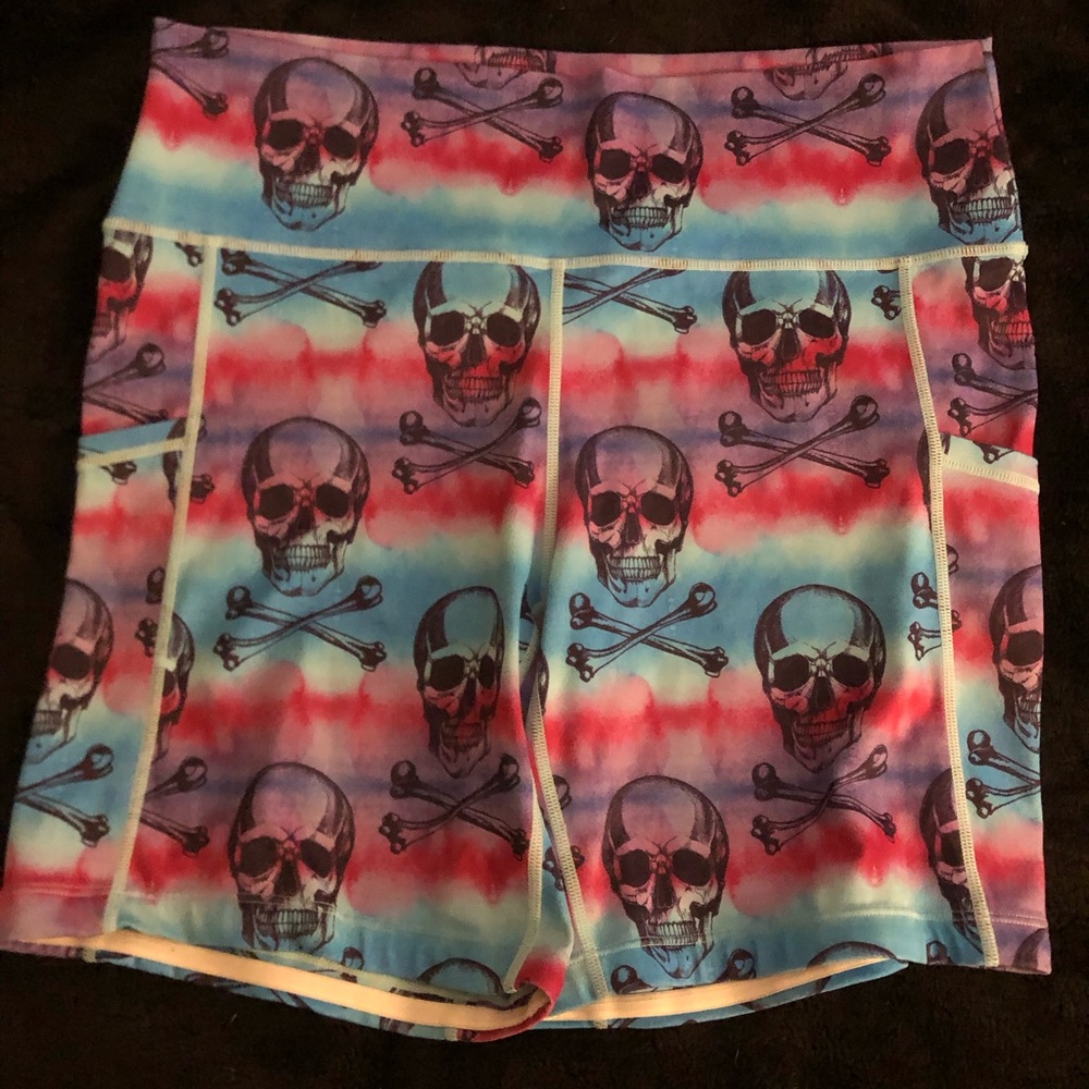CVG Watercolor skulls 7” shorts